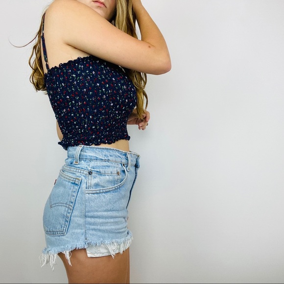 Brandy Melville navy floral smocked crop top - Picture 6 of 7